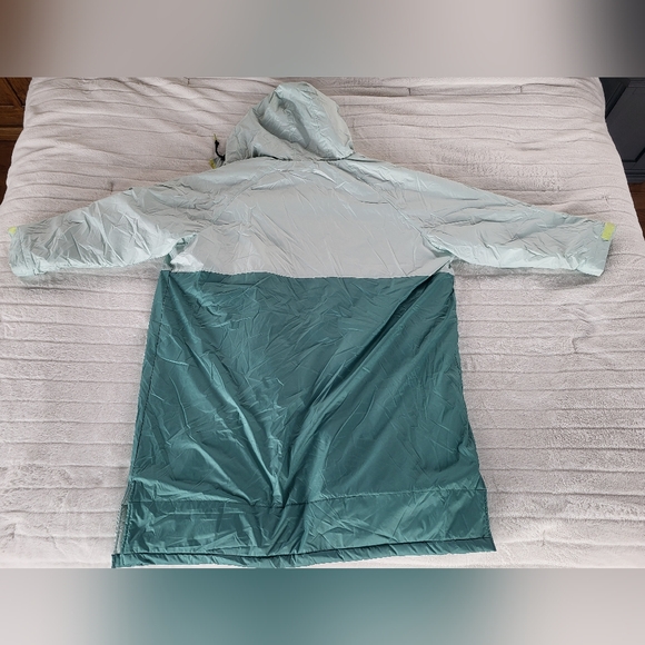 Cold Weather Changing Robe by Passenger - Picture 3 of 4